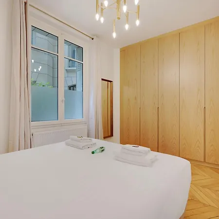 Superb With Terrace 2br-4p Trocadero Apartment