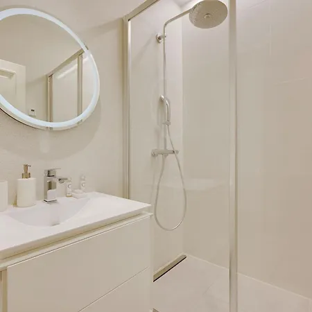 Superb With Terrace 2br-4p Trocadero Apartment *