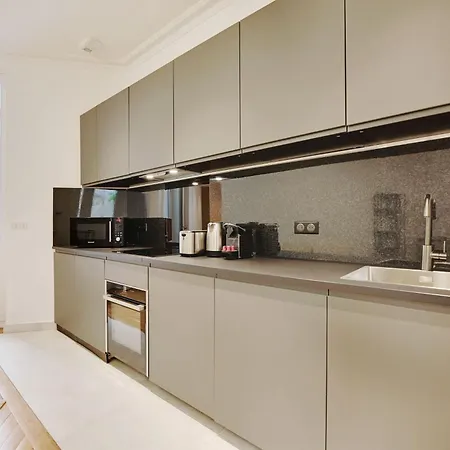 Superb With Terrace 2br-4p Trocadero *